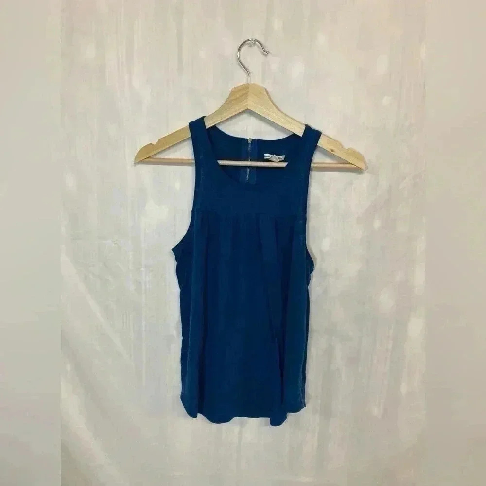 American eagle top‎